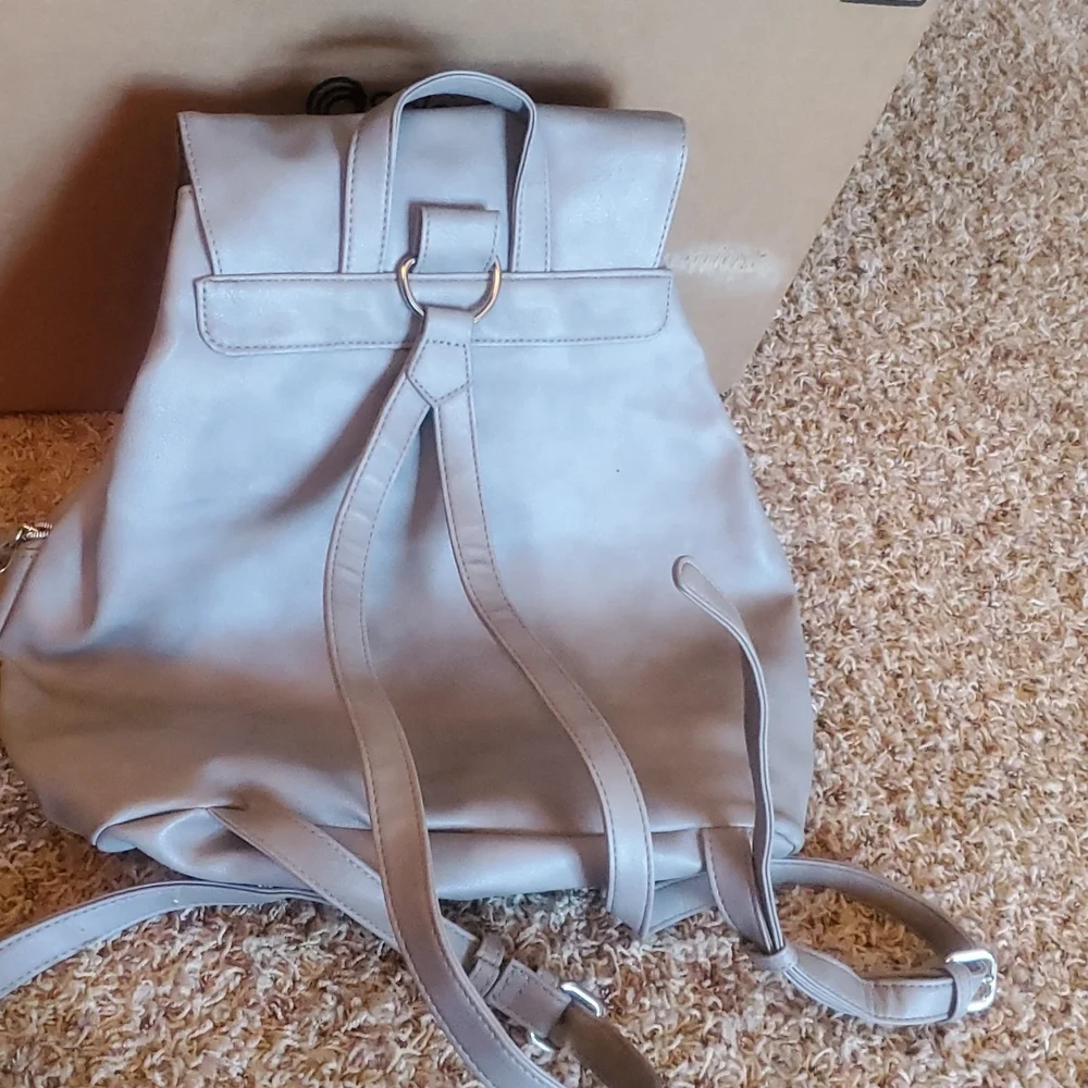 Back pack - Picture 2 of 4